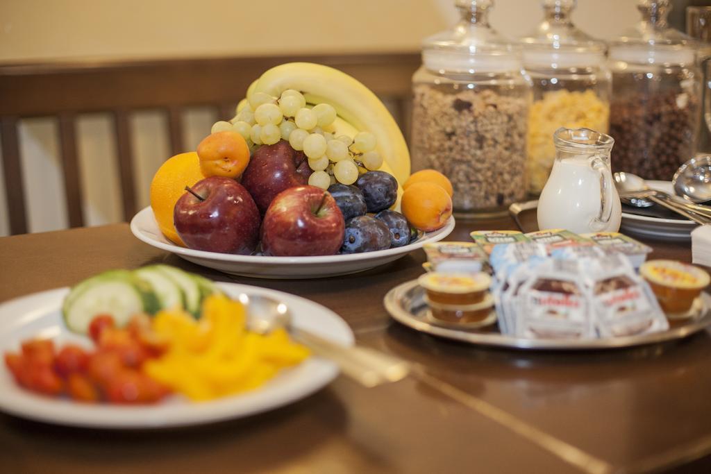 Penzion Cernej Ptak Hotel Jindrichuv Hradec Bagian luar foto